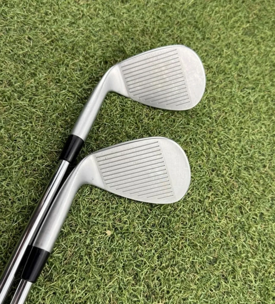 MIZUNO T24 WEDGES SW 54°.10S & LW 58°.10V / STIFF - Image 3