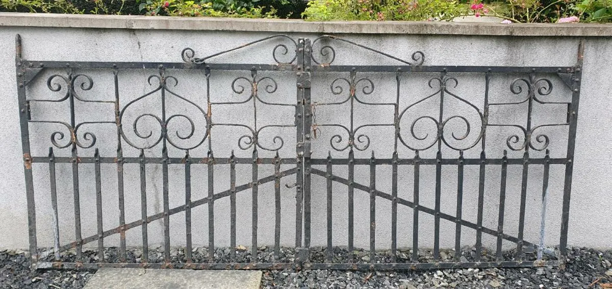Gate - Image 1