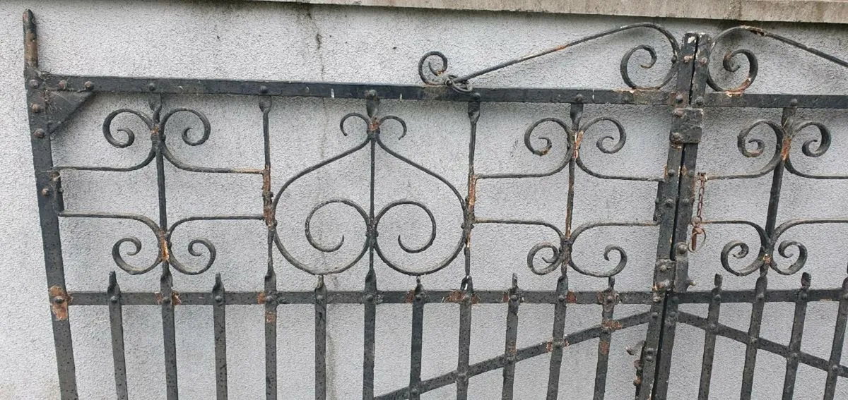 Gate - Image 2