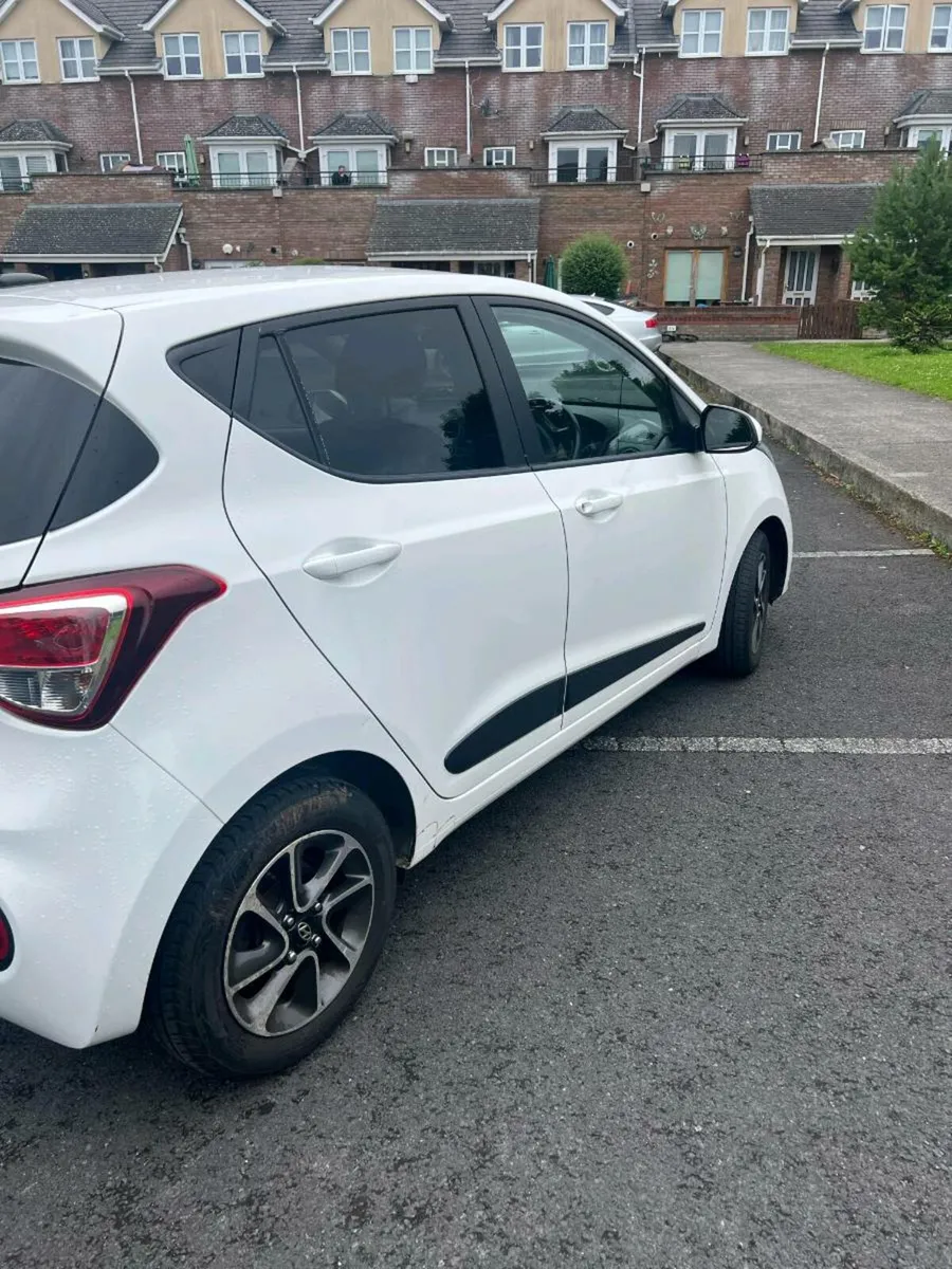 Hyundai i10 premium - Image 4