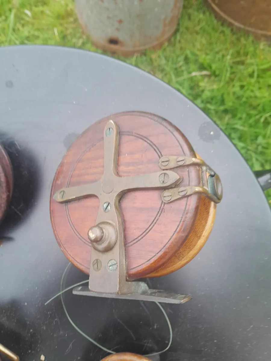 Four vintage wooden fishing rolls - Image 3