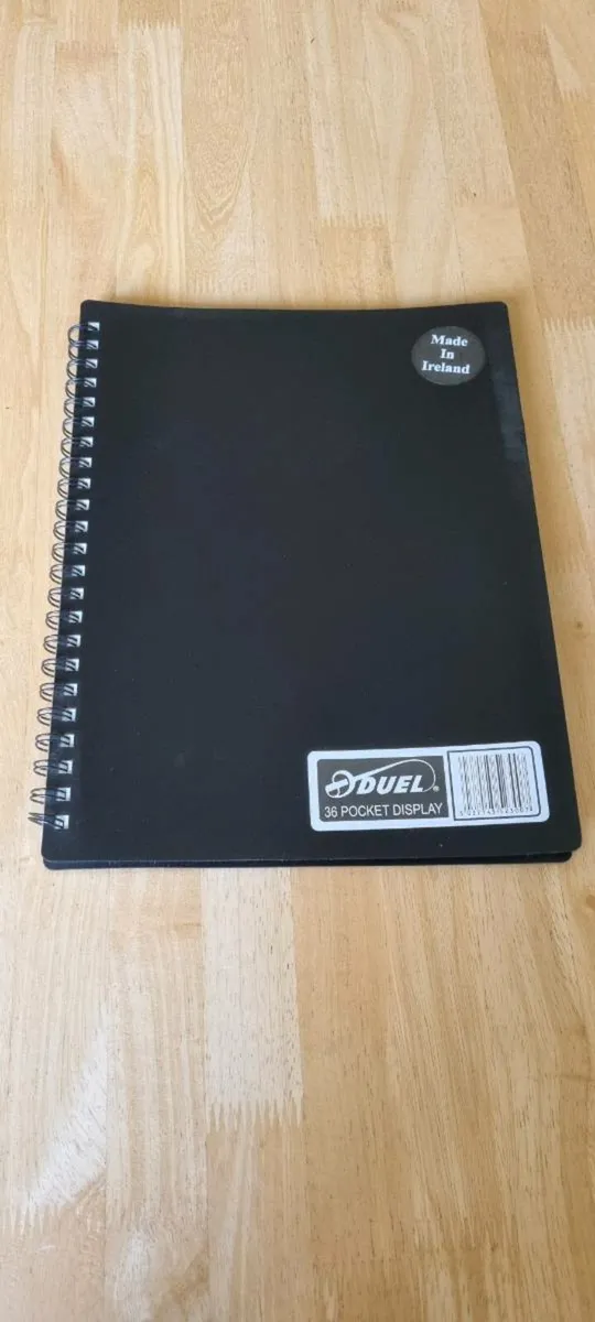 Folders with plastic sleeves - Image 1