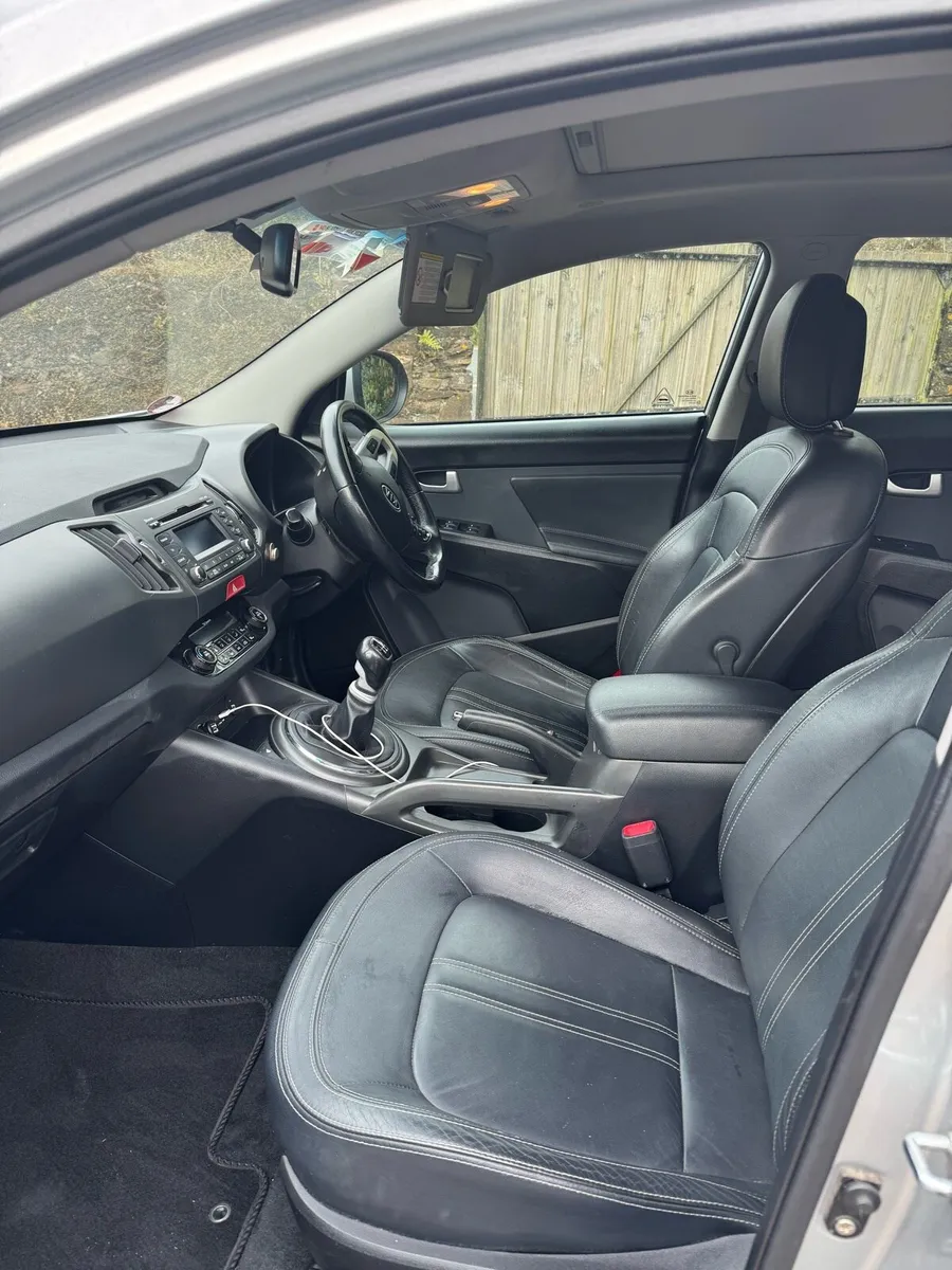 Kia Sportage Silver 2011 - Image 3