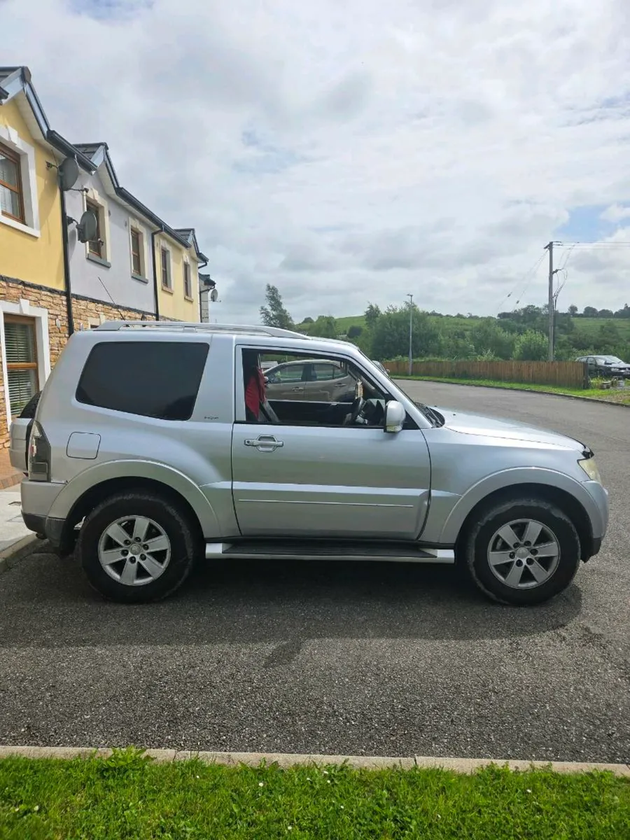Mitsubishi Shogun 3.2 - Image 3