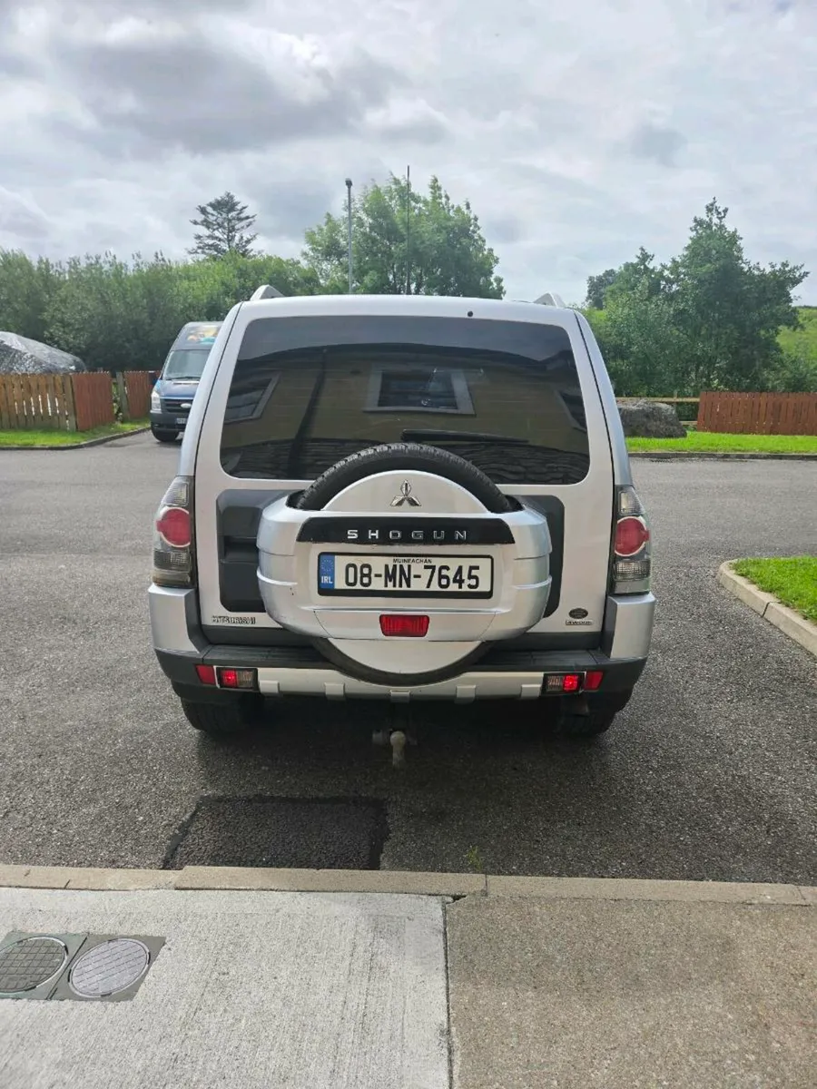 Mitsubishi Shogun 3.2 - Image 4