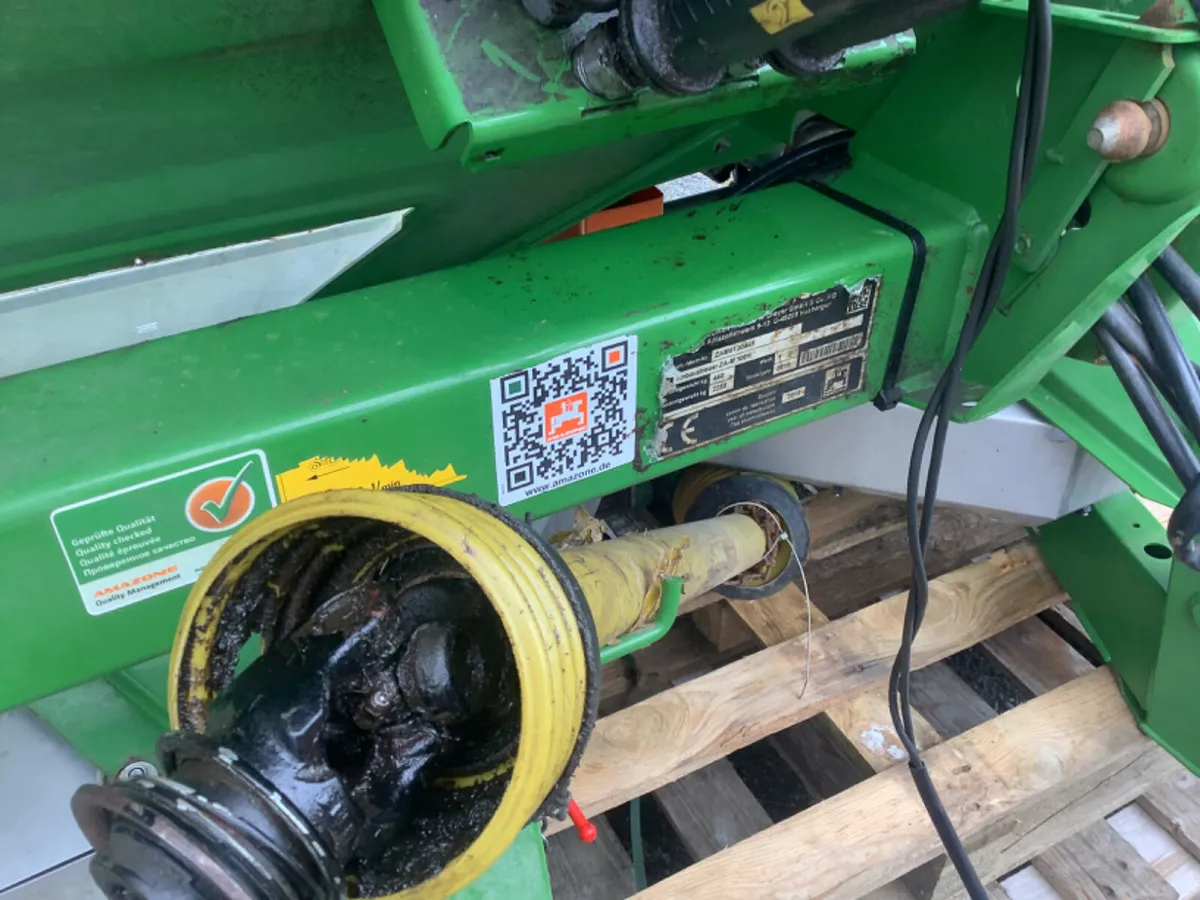 Amazone Zam 1.5 ton fertiliser spreader - Image 2