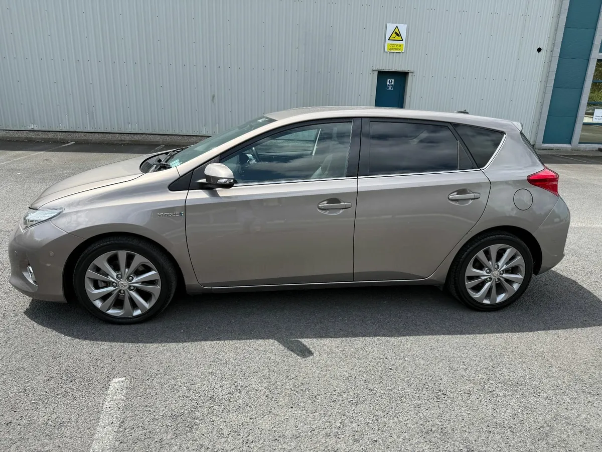 Toyota Auris 2015 nct 07/26 - Image 2