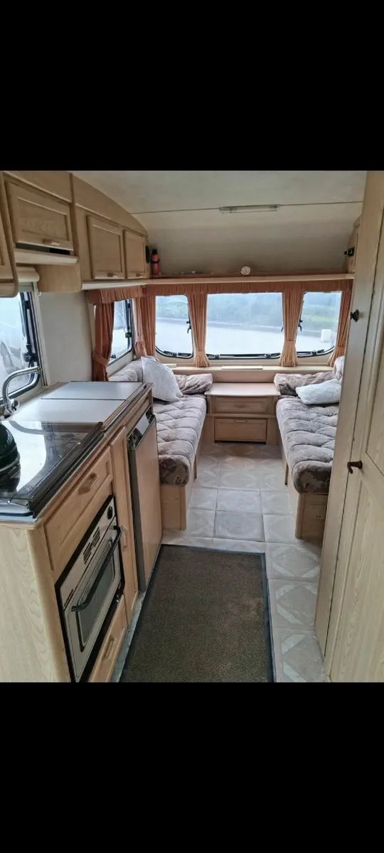 4 berth caravan - Image 3