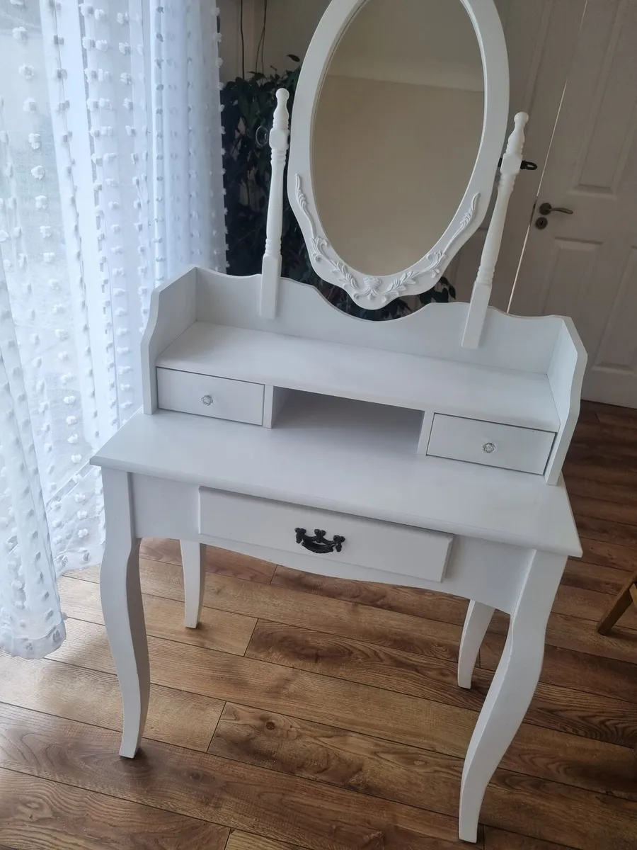Dressing Table - Image 1