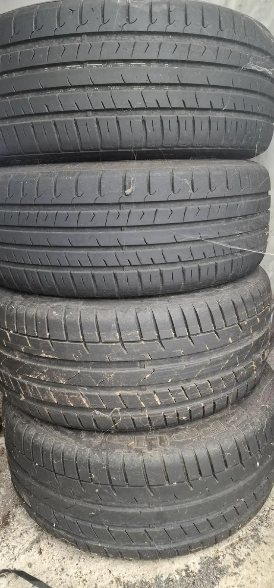 350Z Original - 4 wheels (2*225/45 R18 + 2*245/45 - Image 2