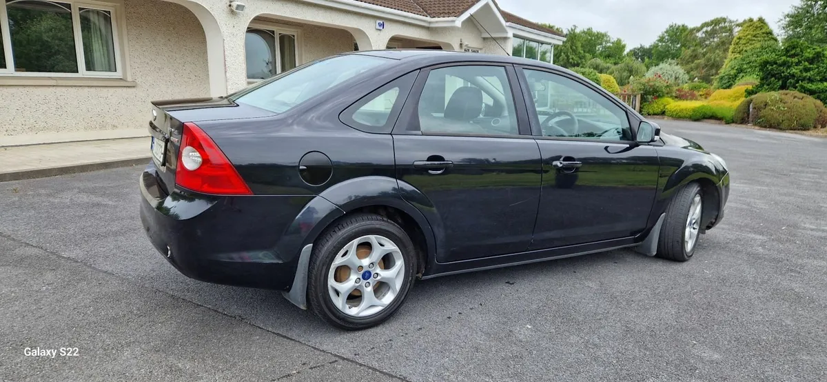 Ford Focus 2011 - Image 2