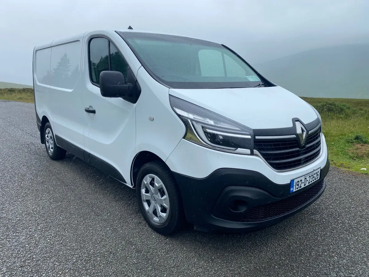 2019 Renault Trafic // Camper Conversion - Image 1