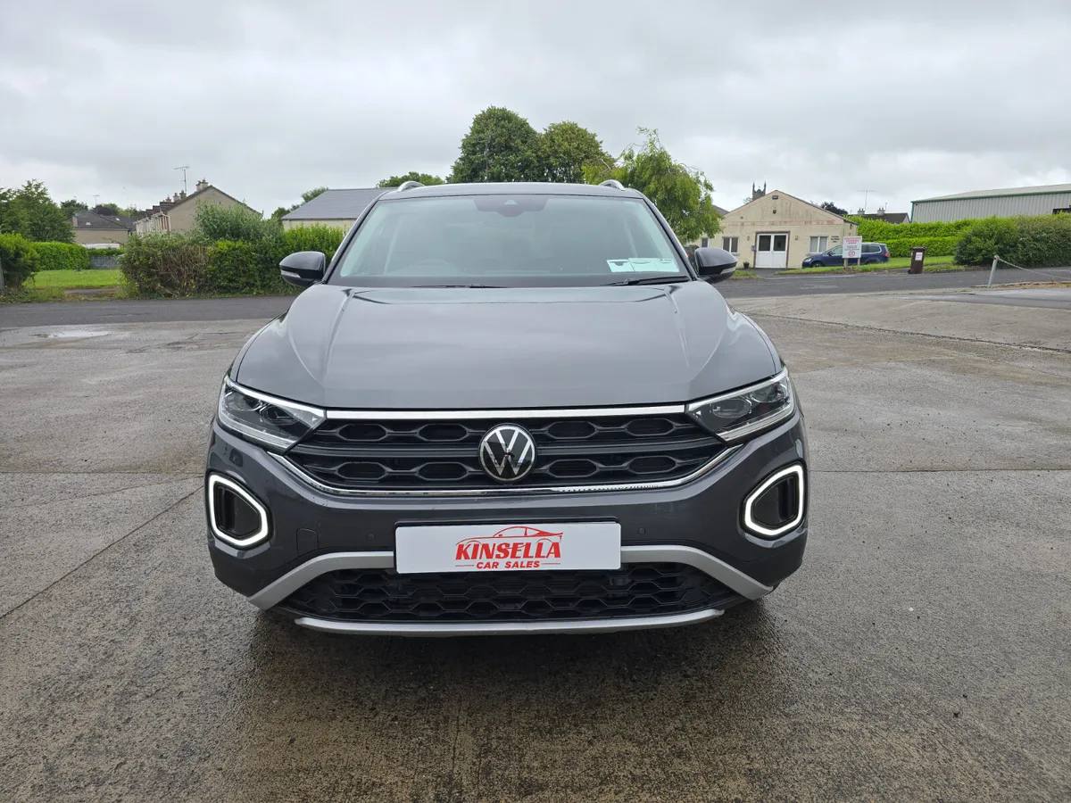Volkswagen T-Roc 2024 - Image 2