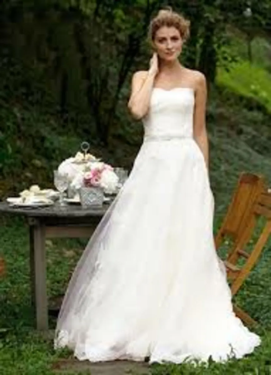 Wedding dress - Image 2