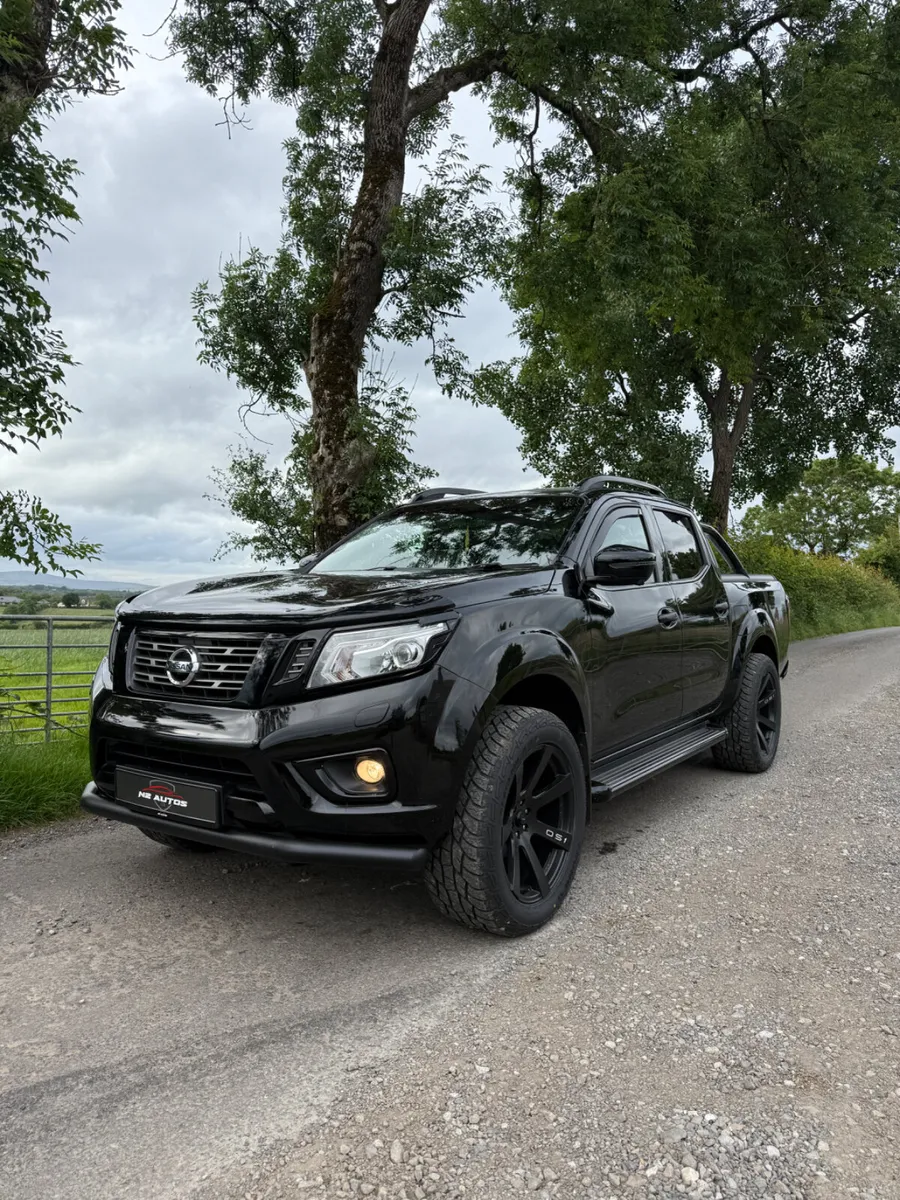 171 Nissan Navara 2.3 DCI 190 Tekna Auto - Image 1