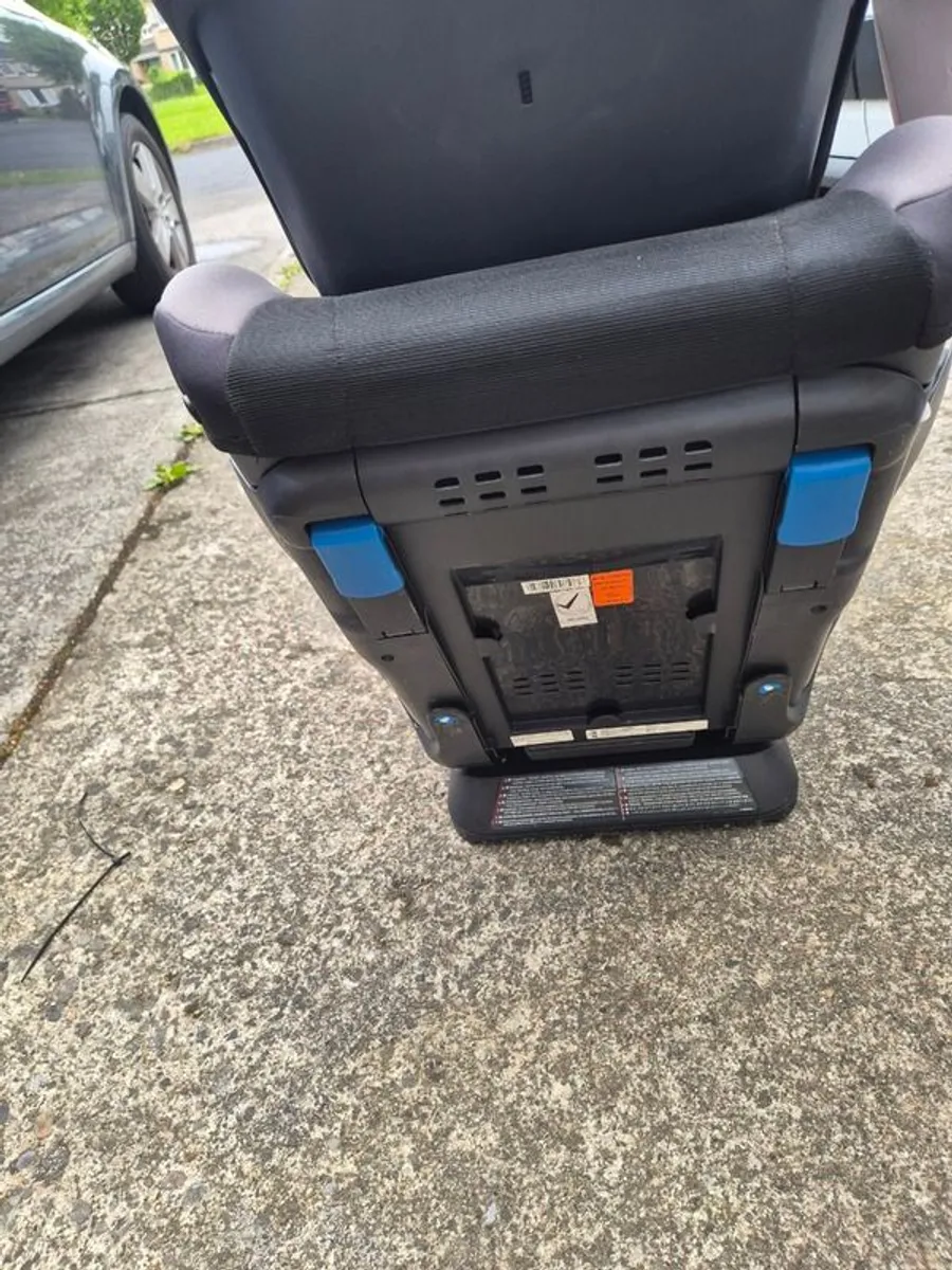 Joie Baby Seat Not Isofix - Image 1