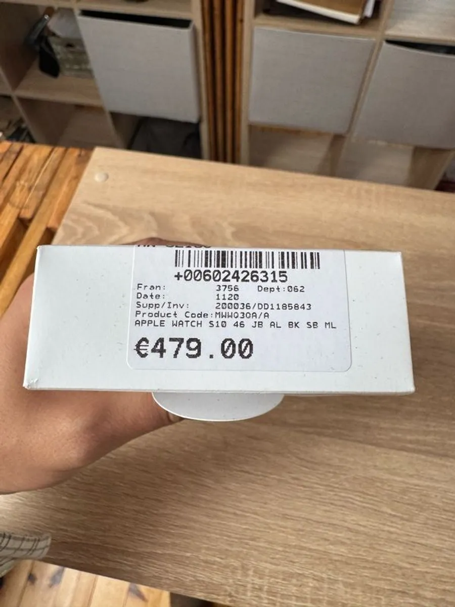 Apple Watch Series 10 46mm + AppleCare - Image 2