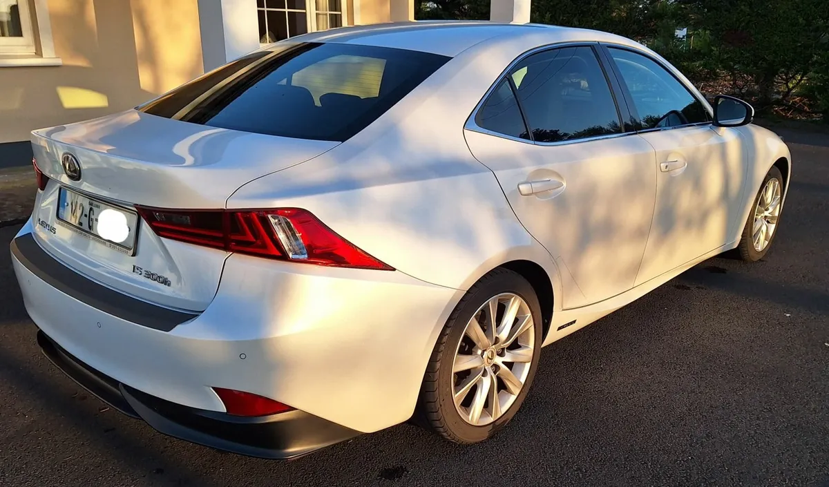 Lexus IS 2014 - Image 1