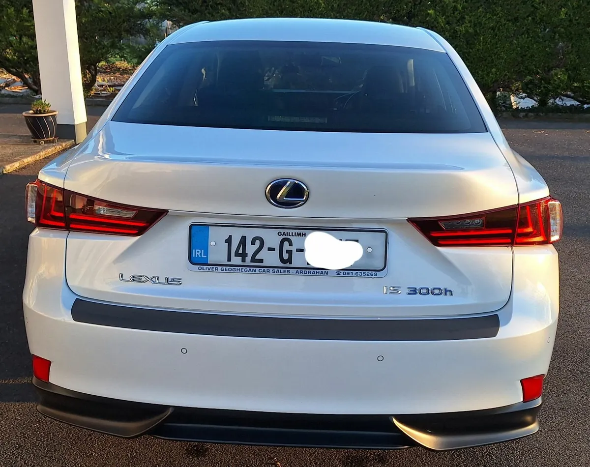Lexus IS 2014 - Image 2