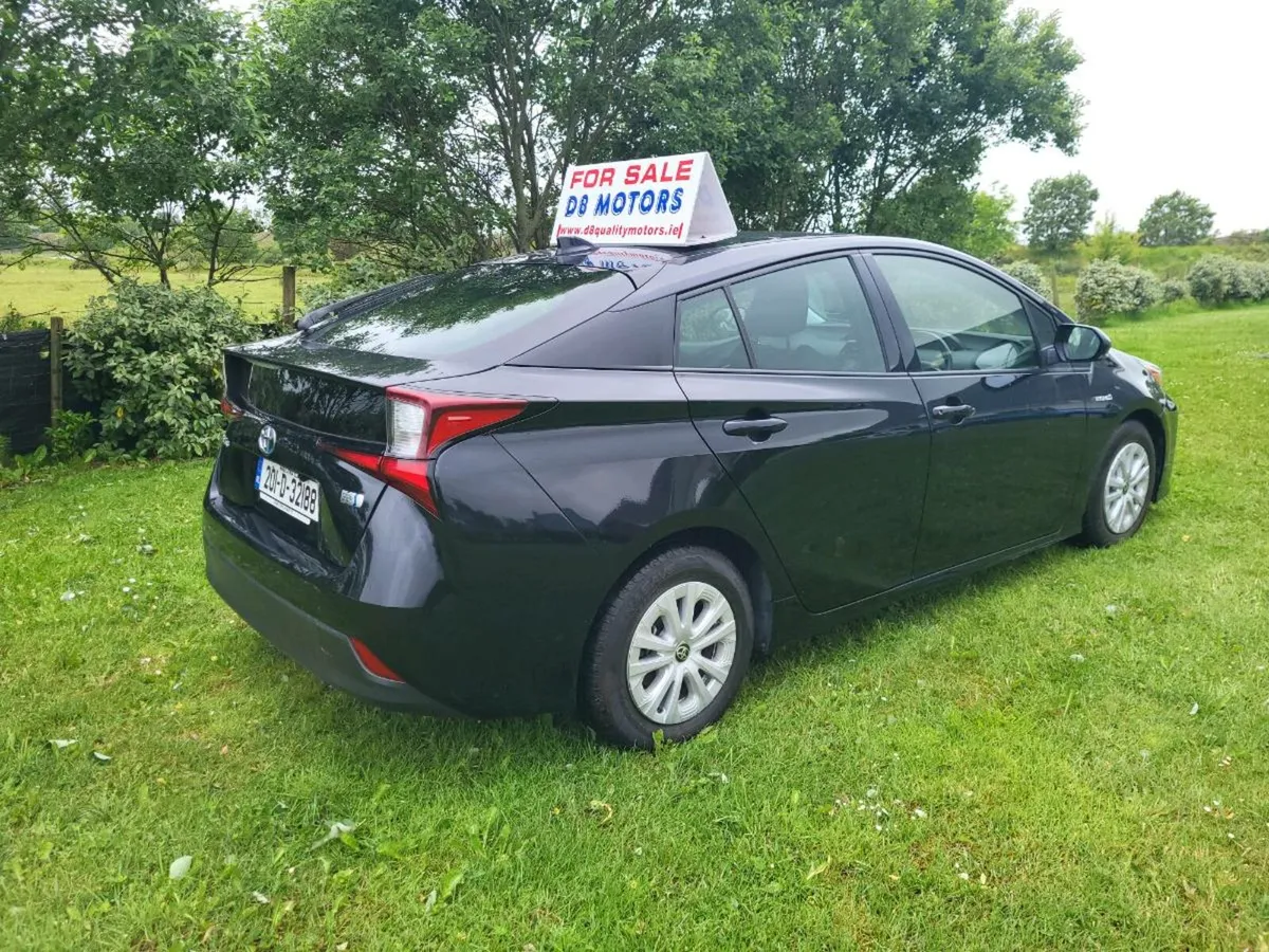 2020 Toyota Prius hybrid pearl white new model - Image 4
