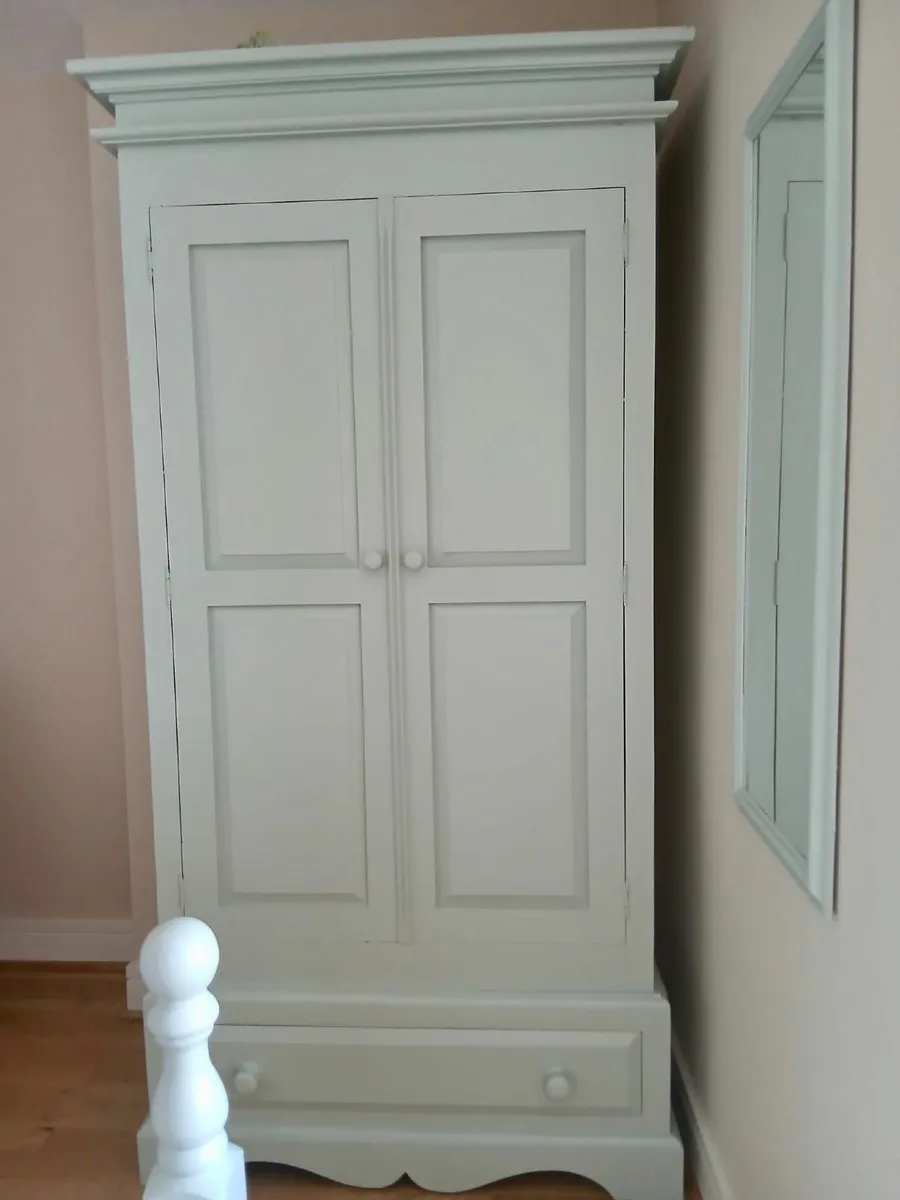 Bedroom suite: wardrobe, bed and blanket box. - Image 1