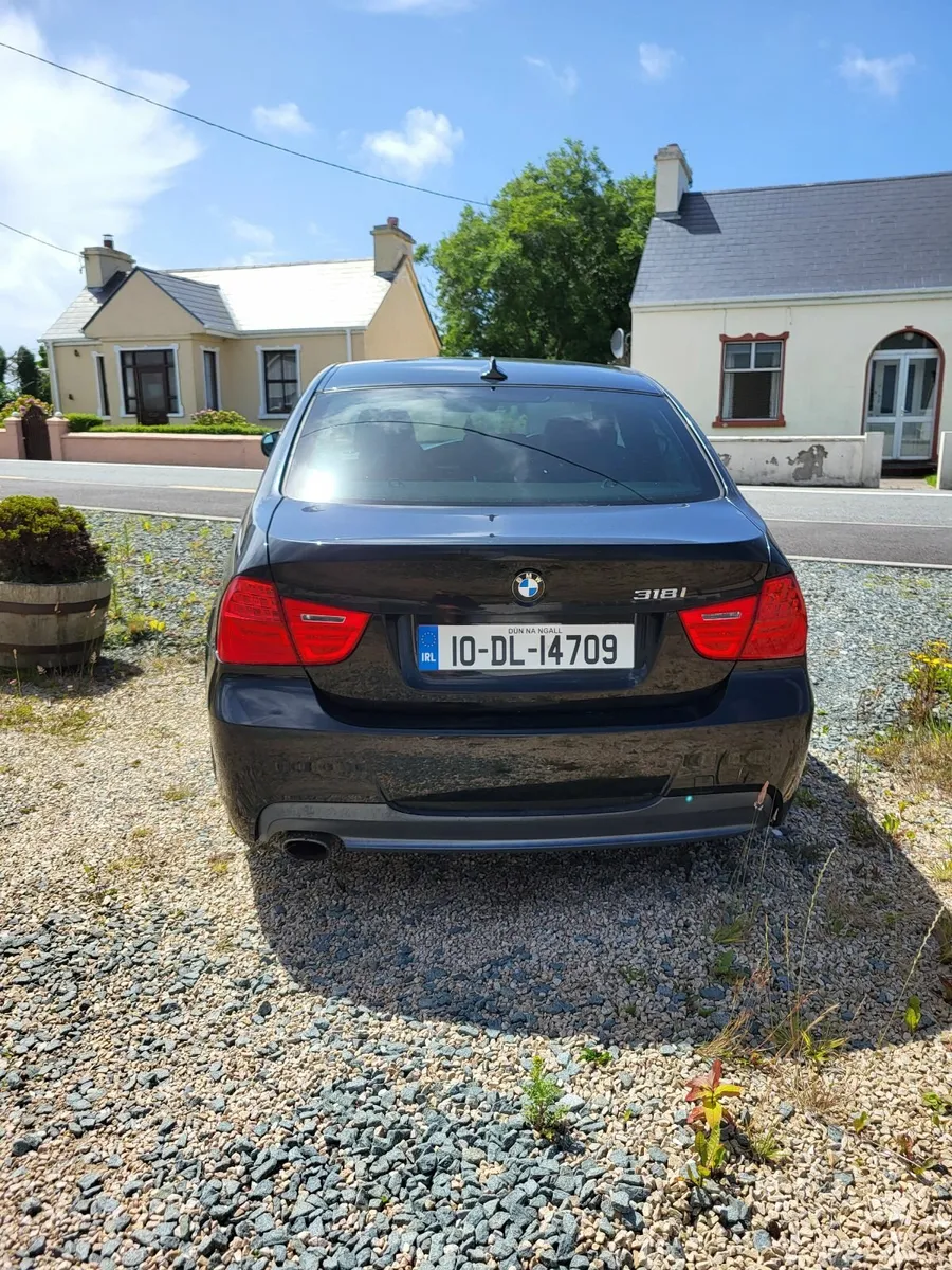 BMW 3-Series 2010 - Image 2
