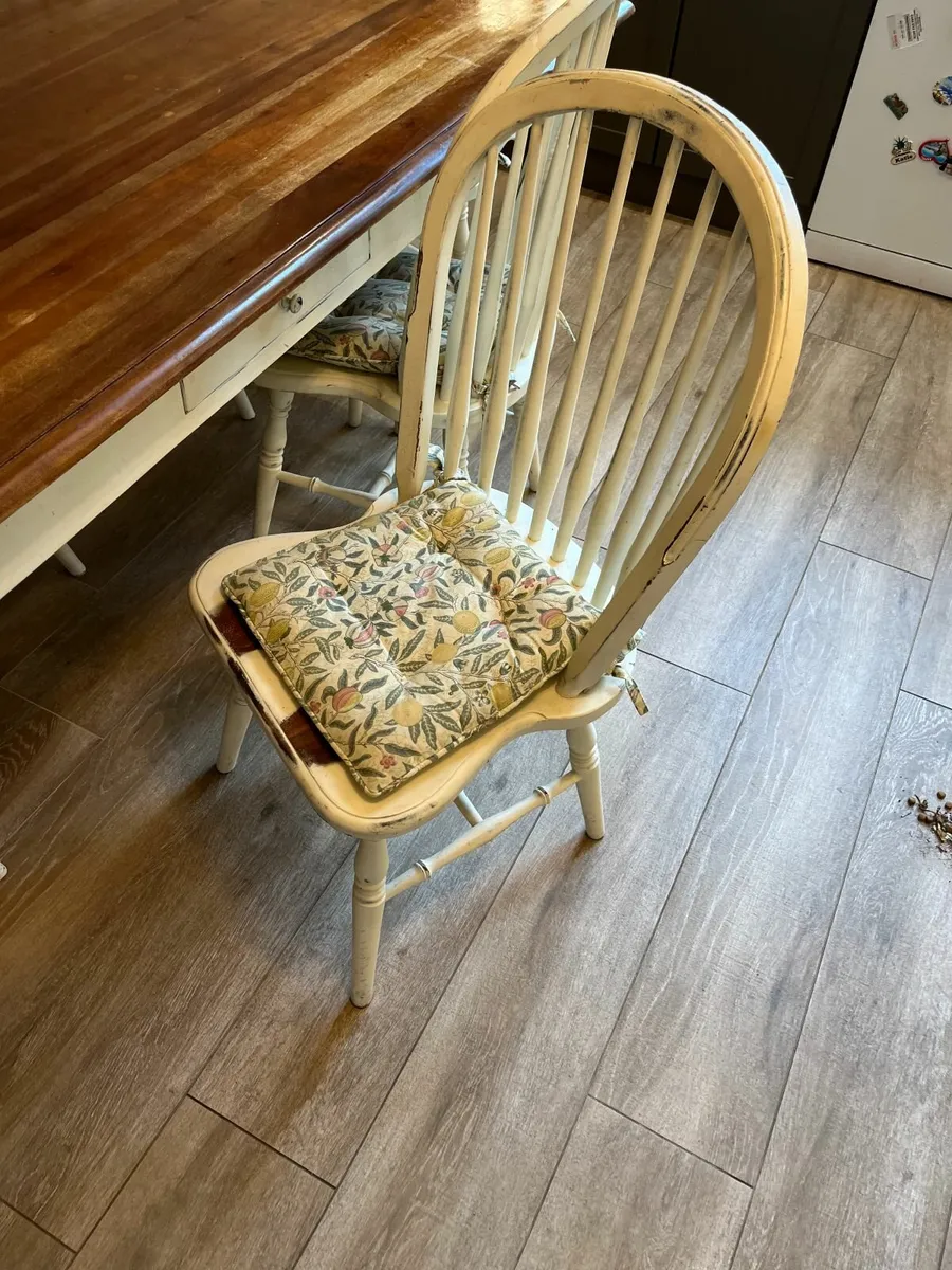 Laura Ashley kitchen table and chairs - Image 3