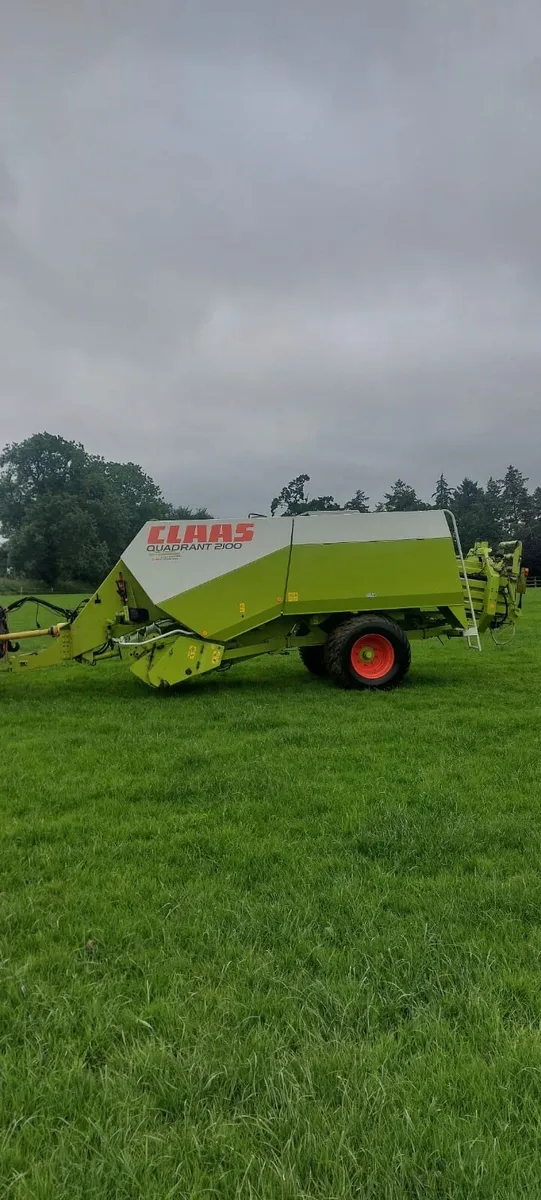 Class 2100 baler - Image 1