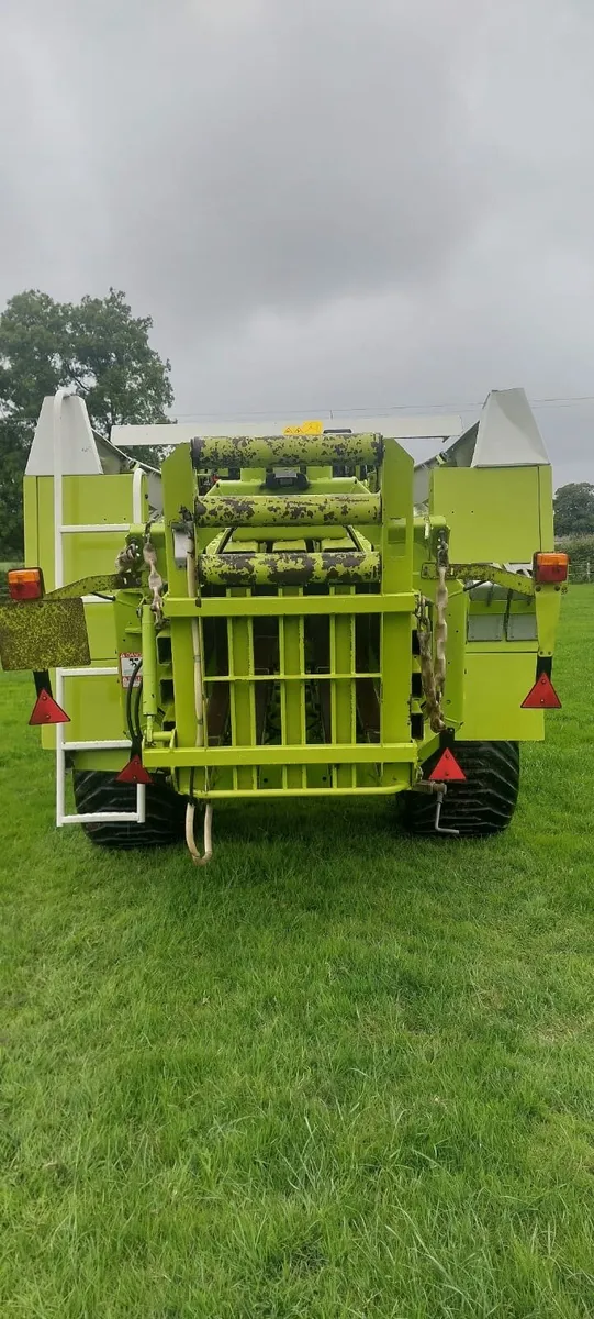 Class 2100 baler - Image 4