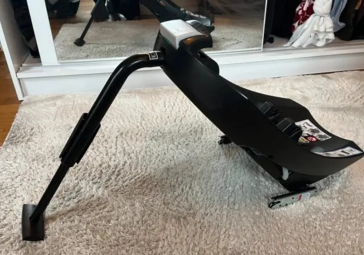 Cybex aton 5 and isofix base - Image 4