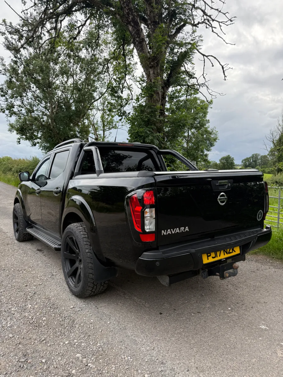 171 Nissan Navara 2.3 DCI 190 Tekna Auto - Image 3