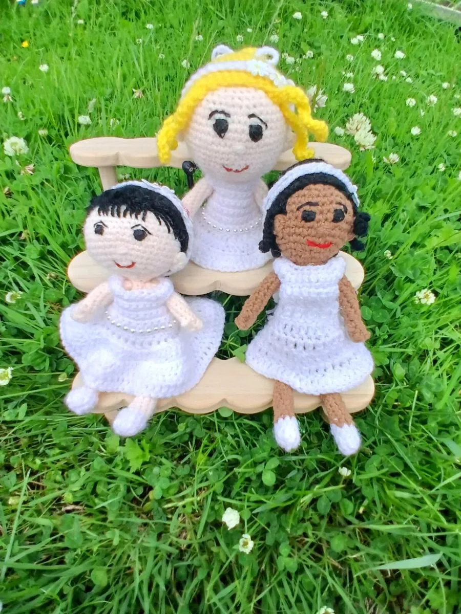 Crochet toys and baby clothes - Image 1