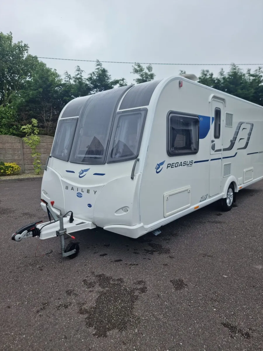 Caravan - Image 1
