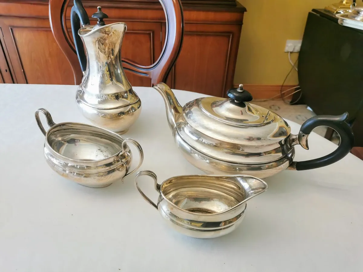 Silver EPNSA1 303 teaset - Image 1