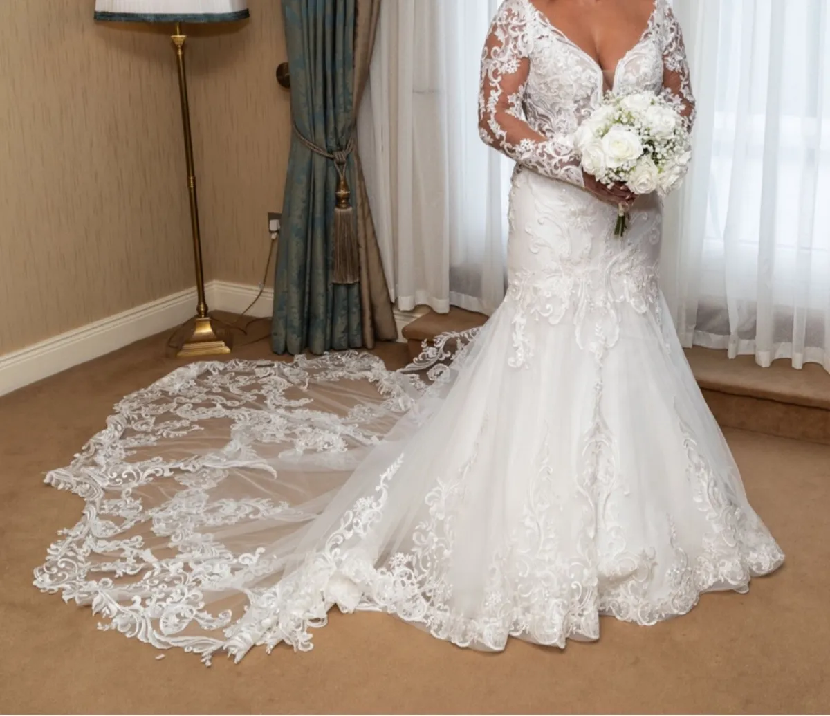 Wedding dress - Image 2