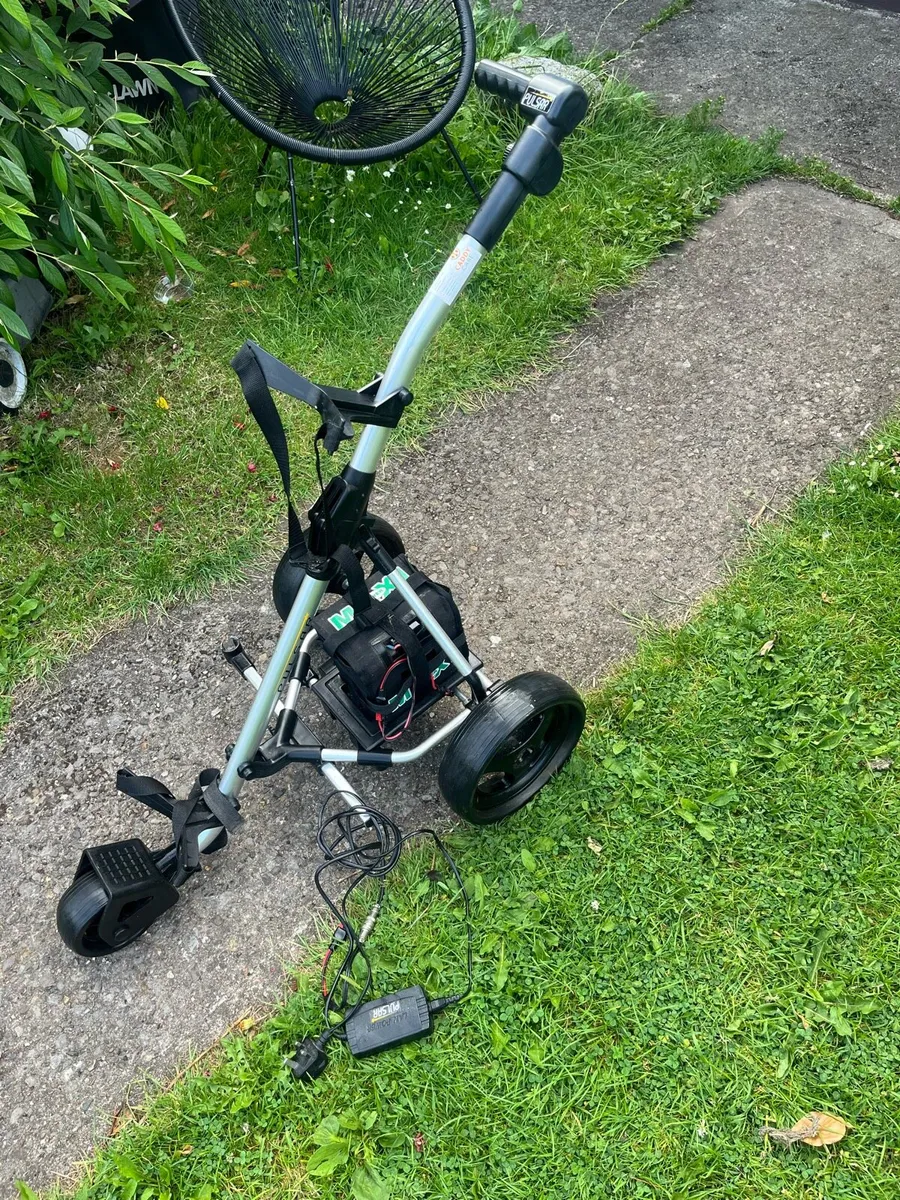 Golf trolley. - Image 2