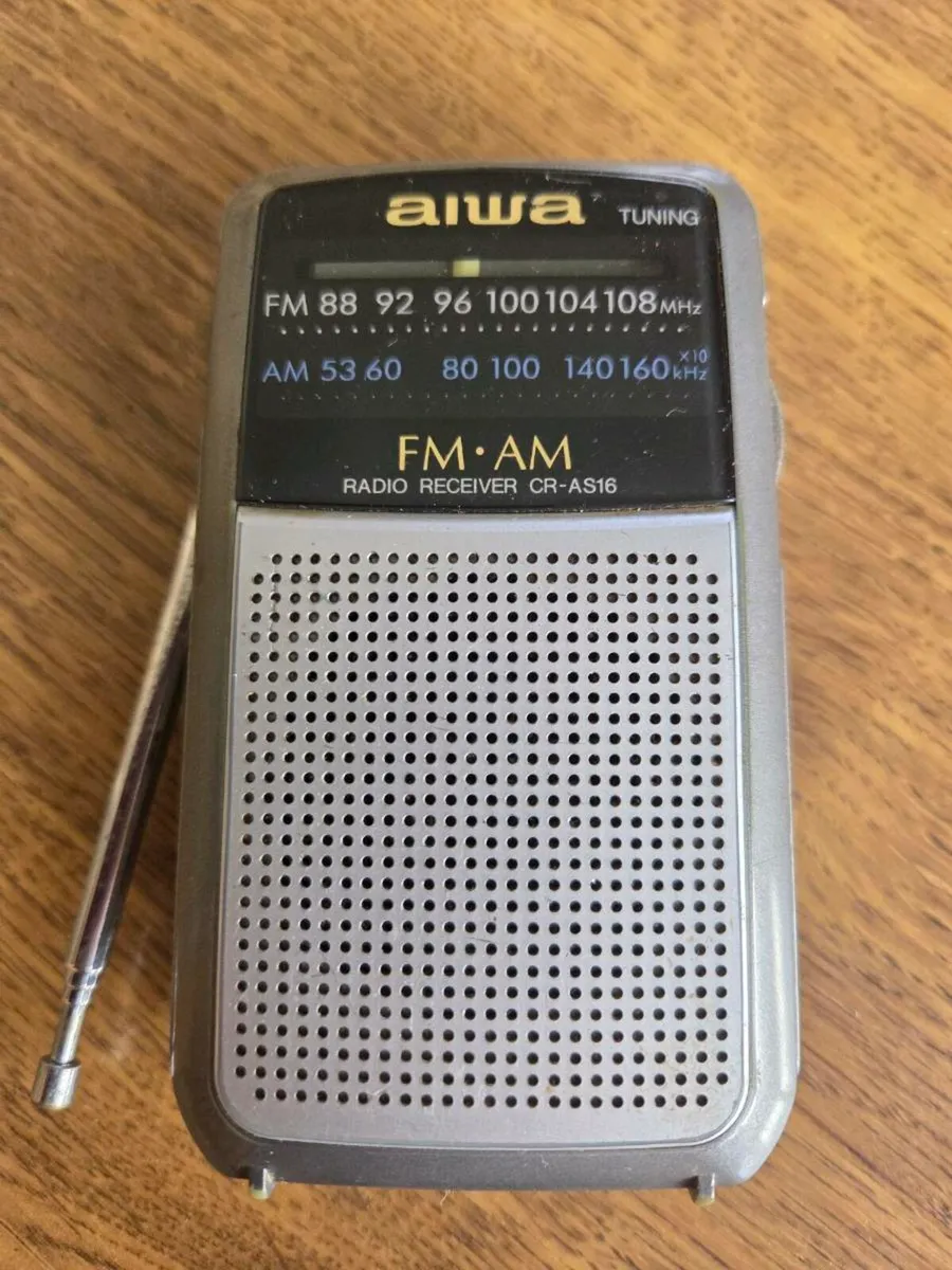 FM/AM Radio (pocket size) - Image 1