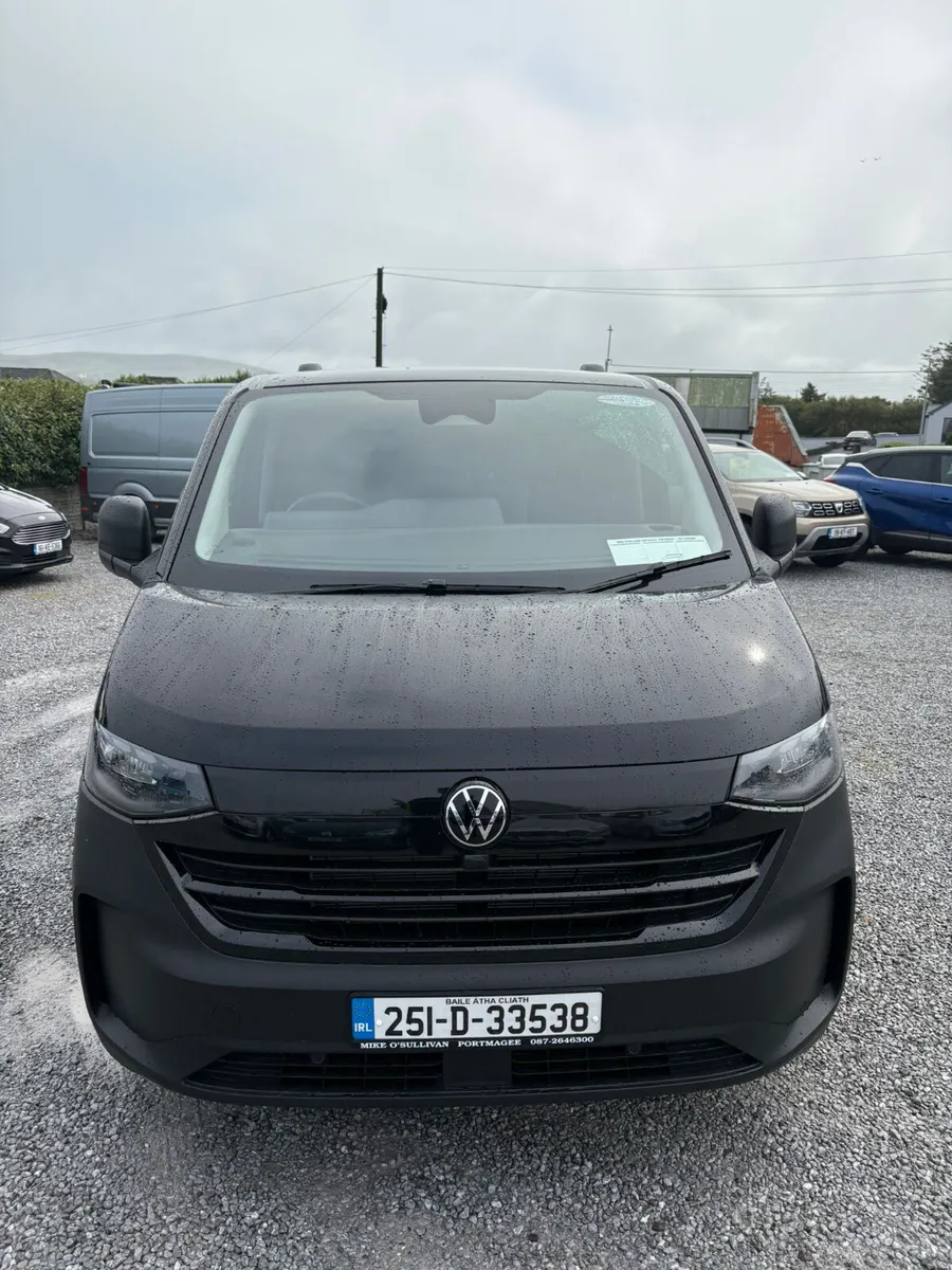 Volkswagen Transporter 2025 - Image 1