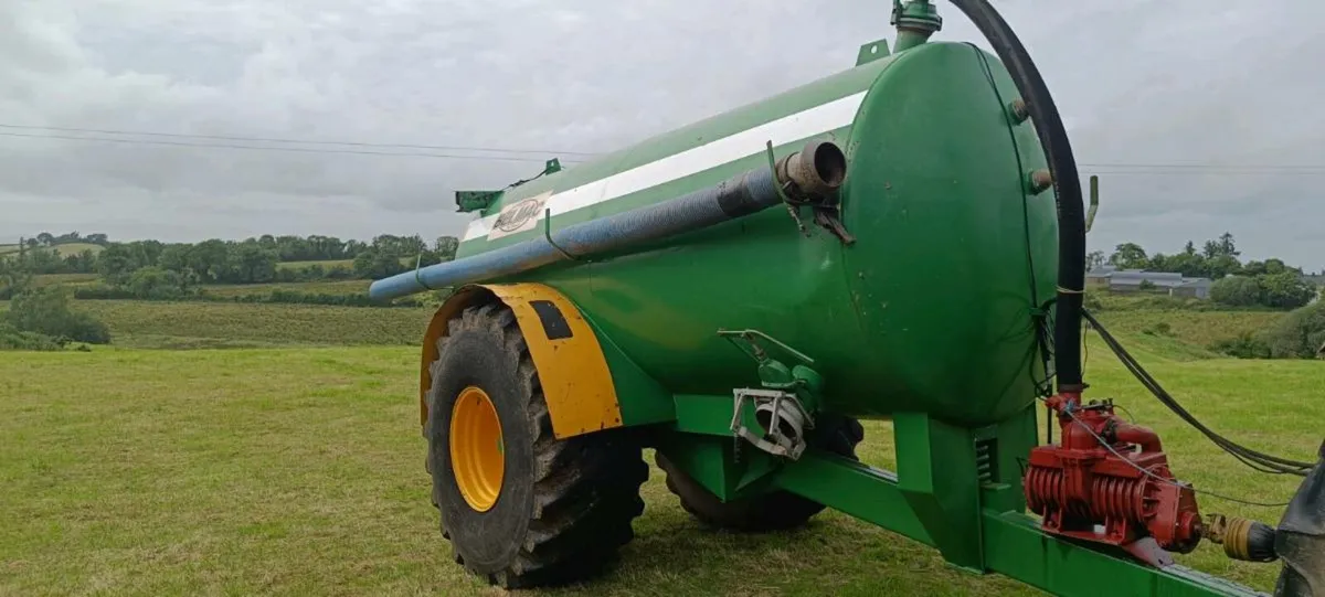 2000 Gallon Slurry Tank - Image 1