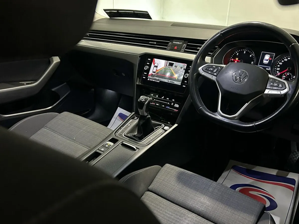 Volkswagen Passat BUSINESS 2.0 TDI MANUAL 6SPEED F - Image 2