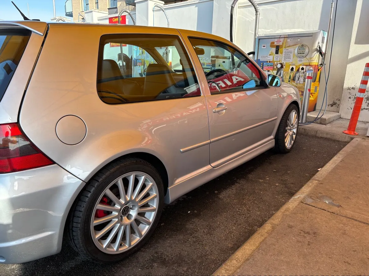 2003 Volkswagen Golf R32  2 door/ sunroof - Image 4