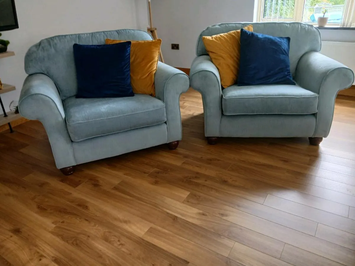 3 piece sofa - Image 3