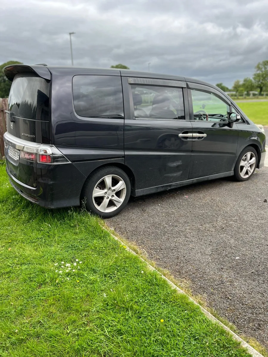 Car - Image 3