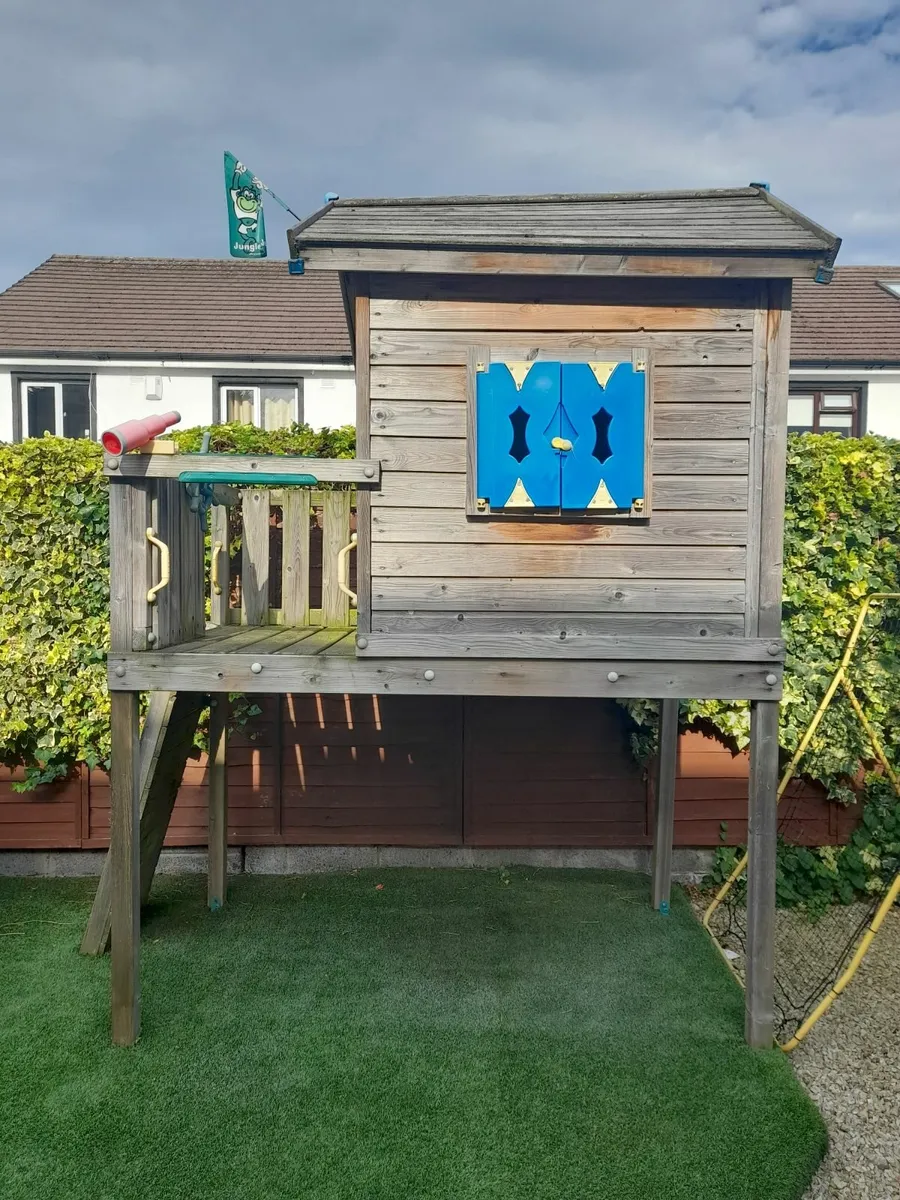 FREE Jungle Gym Garden Playhouse. - Image 1