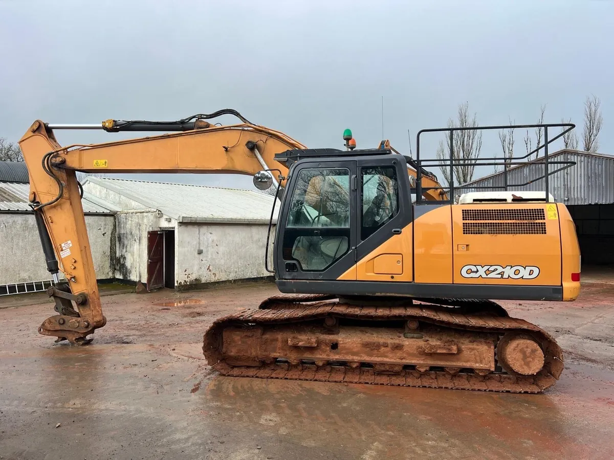 Excavator driver - Image 3