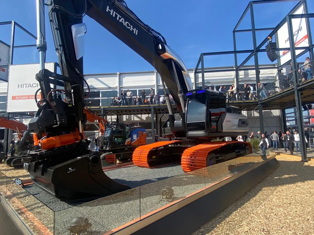 Excavator driver - Image 1
