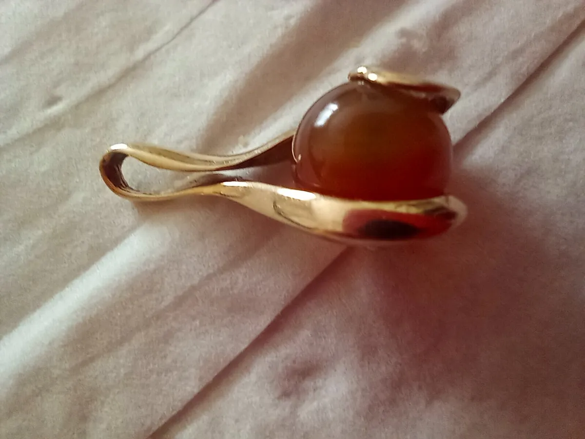 9 CT solid gold pendant