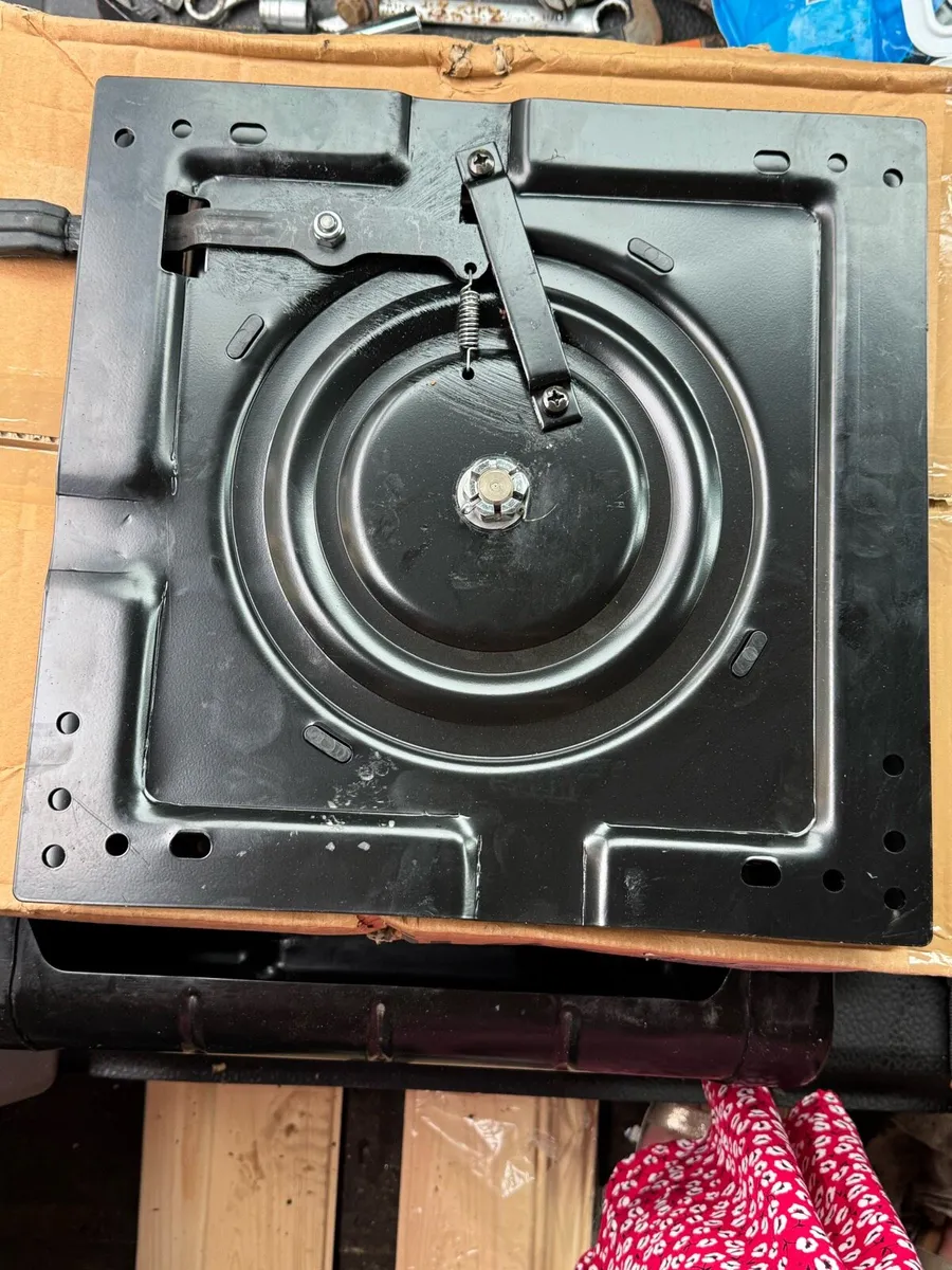 Swivel turntable - Image 2