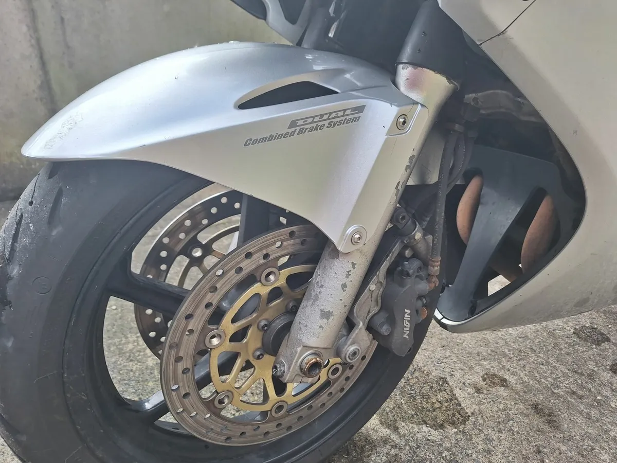 Honda VFR 800 VTEC 2003 - Image 2