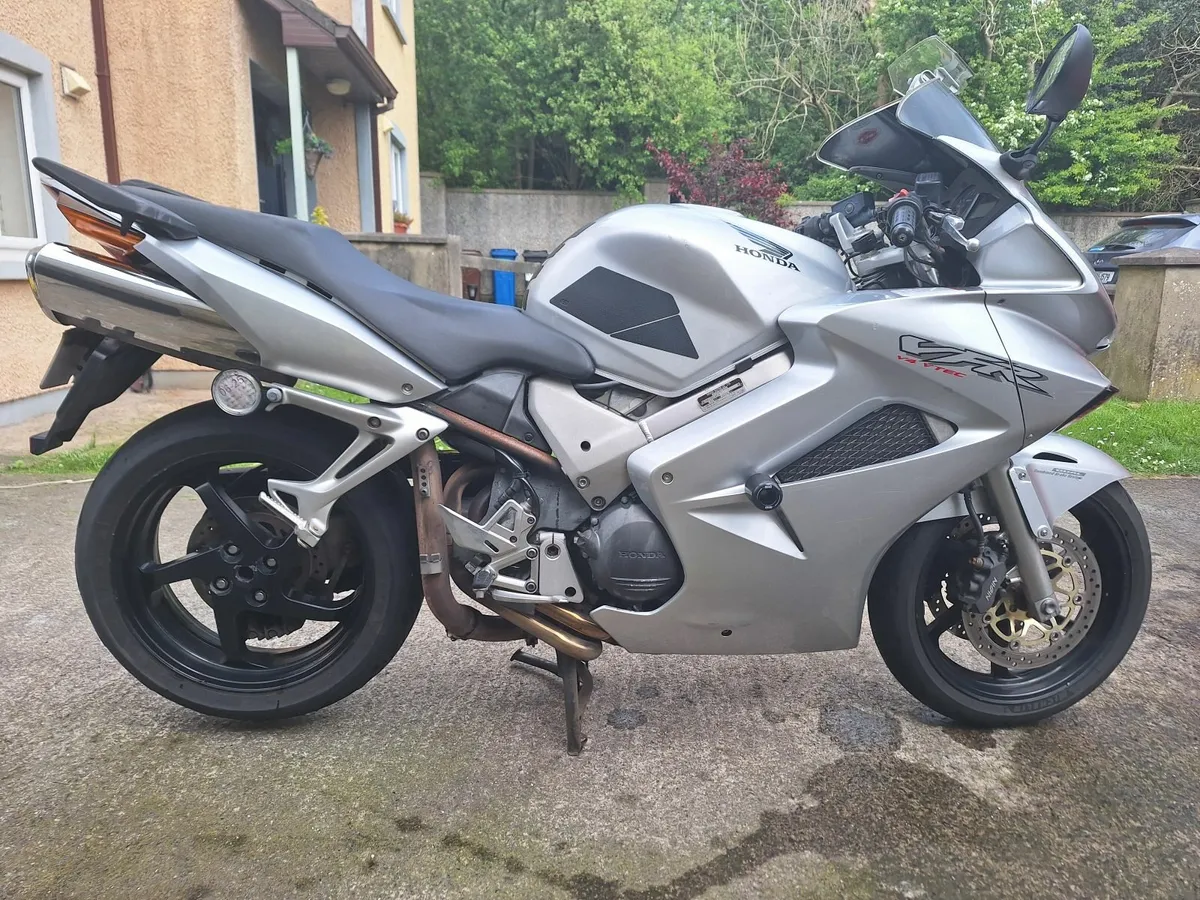 Honda VFR 800 VTEC 2003 - Image 4